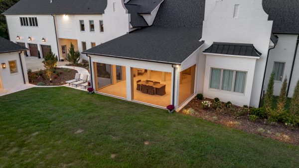 What Should You Look for in Outdoor Living Construction Experts?