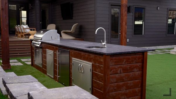 What Are the Latest Trends in Outdoor Kitchen Remodeling?