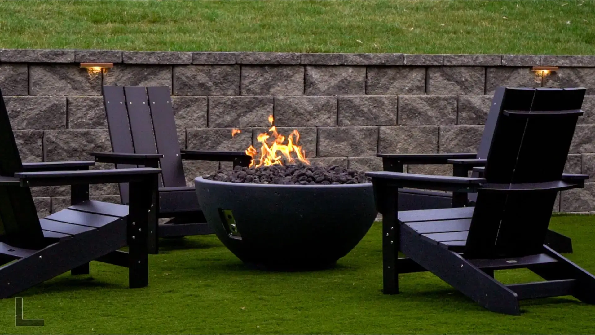 Modern outdoor living area